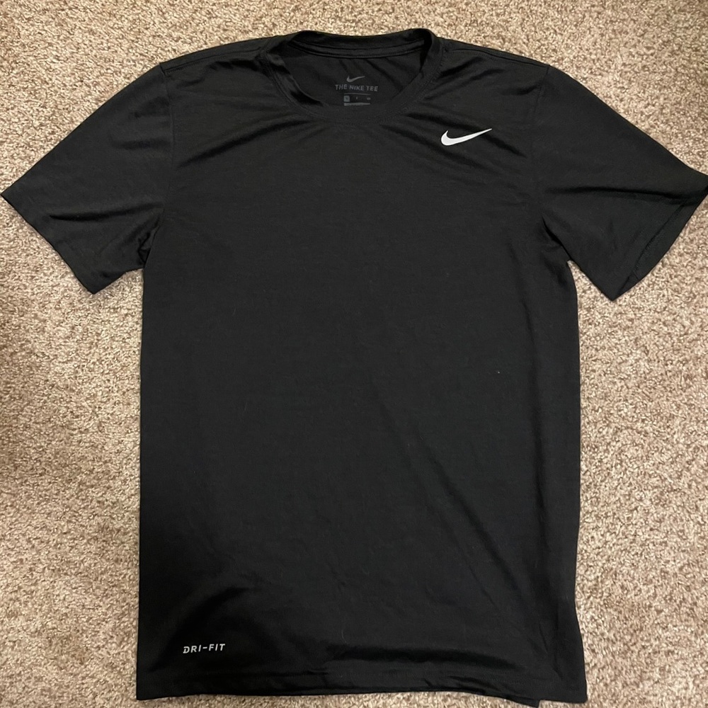 Nike mens T-Shirt (SOLD❗️❗️)